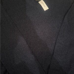 Banana Republic Premium Luxe Yarn Navy Blue V-Neck Sweater NWT Large